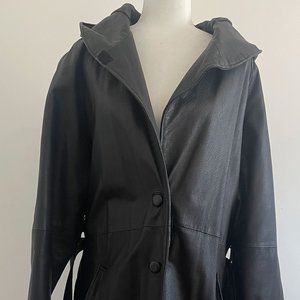 Vintage 1980s (maybe 90s?) Men’s Black Leather Trench Coat